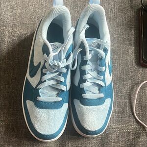 Nike Low Top Sneakers in Light Blue & Teal